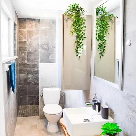 Le Blue St Leon : 2 Pieces Cozy Lit King Size Wifi Apartament